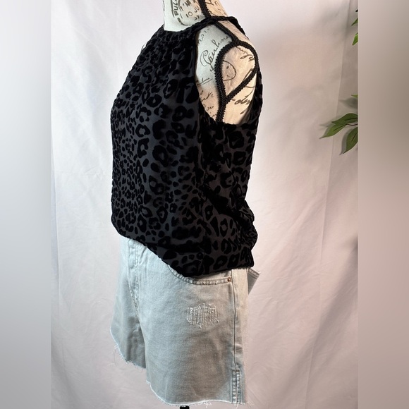 White House Black Market Fitted Black Sleeveless Tank Top 🐆🐆 - Picture 3 of 8